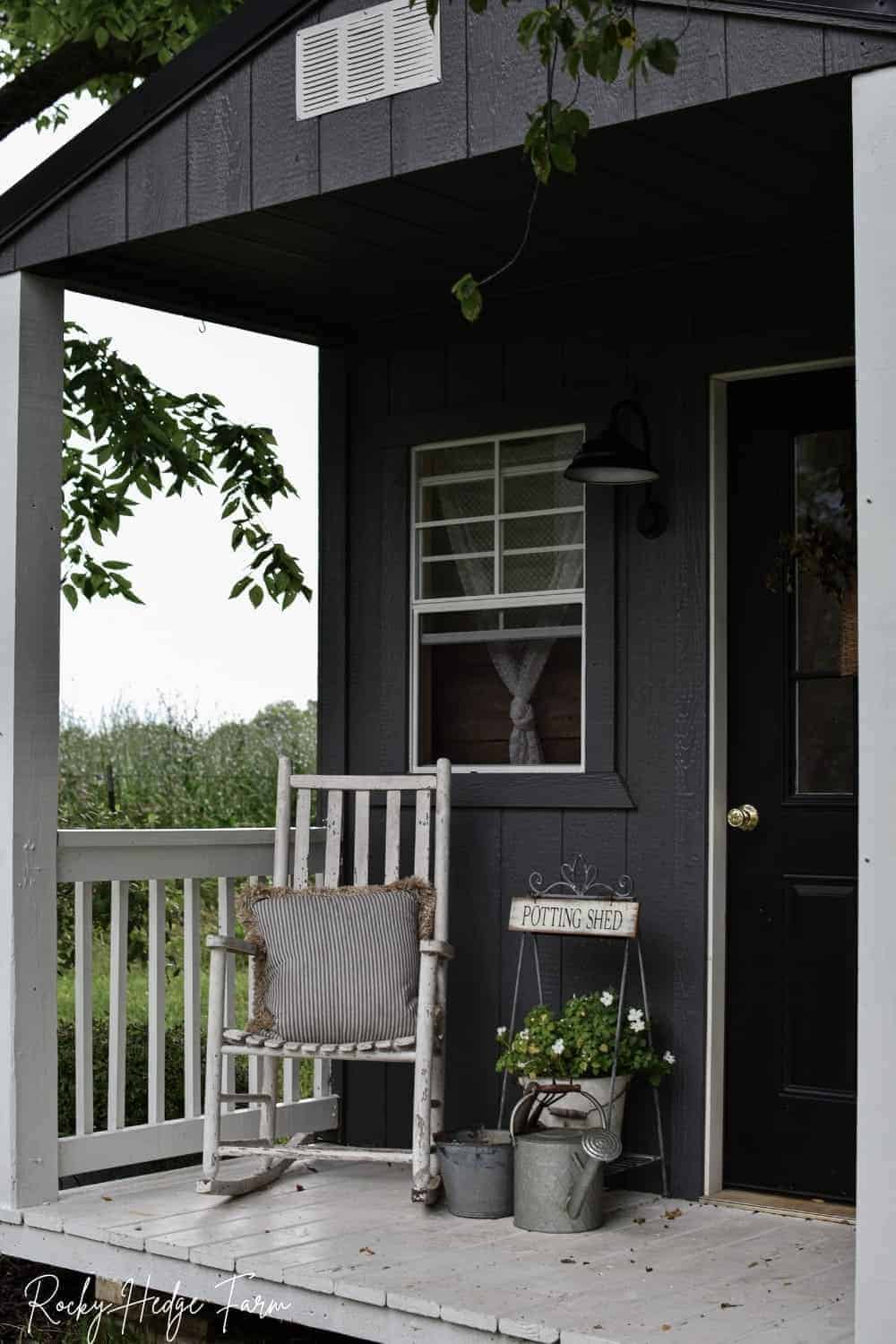 Rustic Garden Decor Ideas and Design - Rocky Hedge Farm